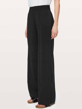 Lululemon Scuba or Wanderer Wide Leg Black Sweatpants Pant